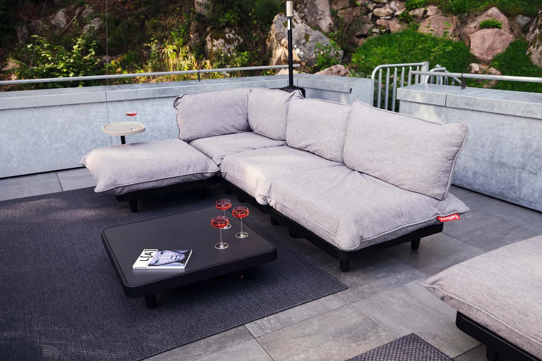 Brick Table Outdoor-Beistelltisch, 56x39x63.5 cm
