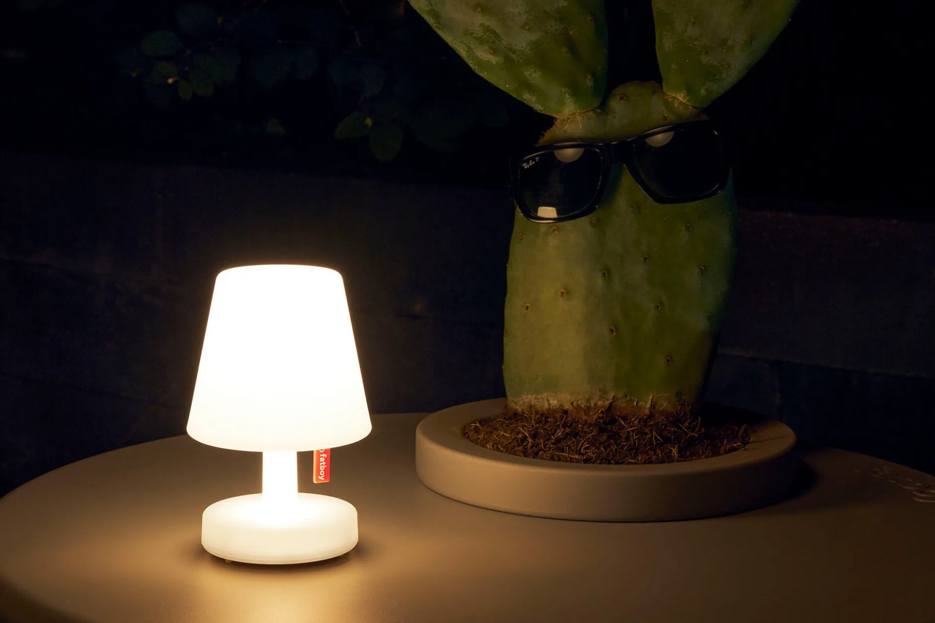 Edison La Surprise Kleine wiederaufladbare Tischlampe, 9.7x9.7x15 cm