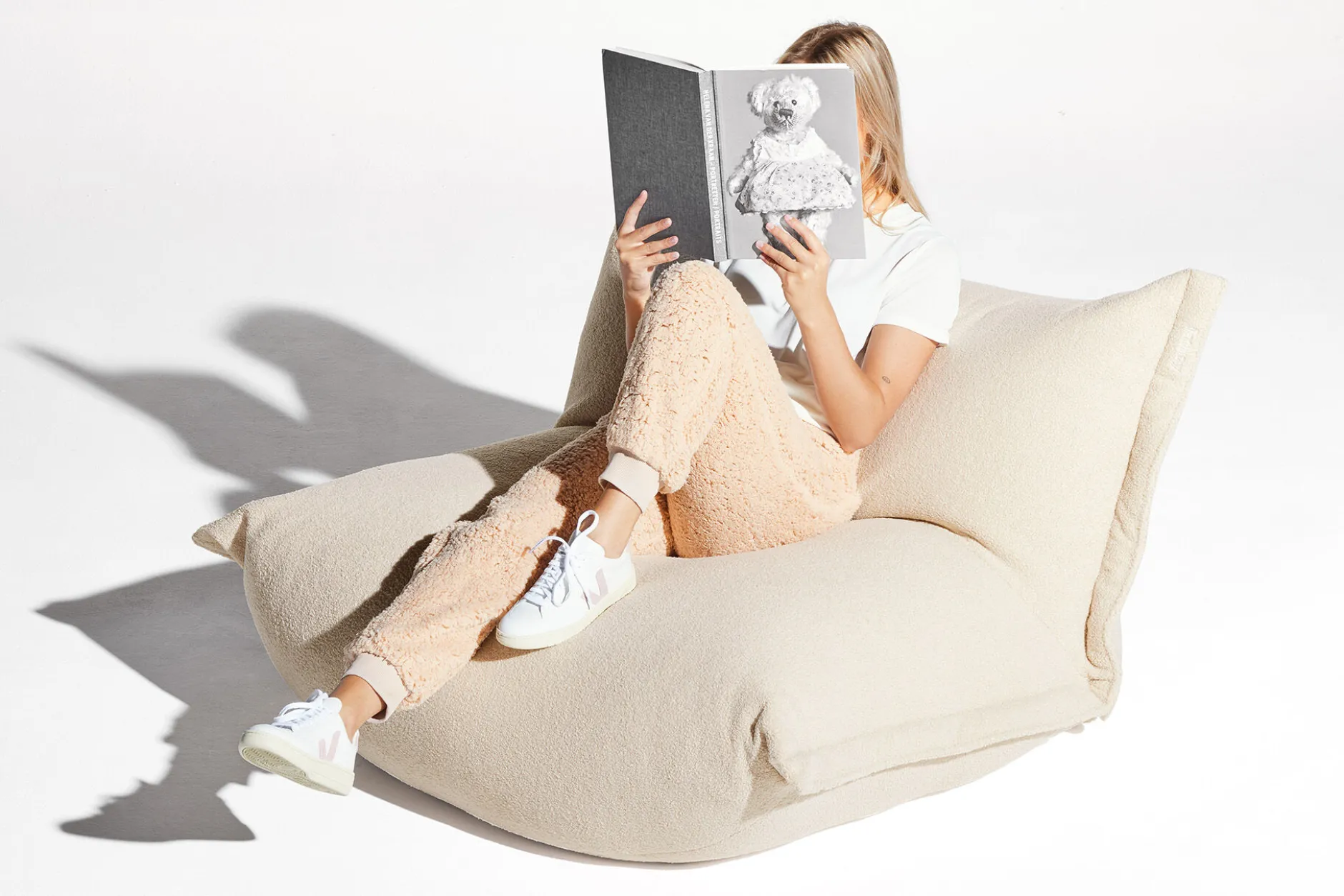 the BonBaron Sherpa Loungesessel, beige, 120x120x75 cm