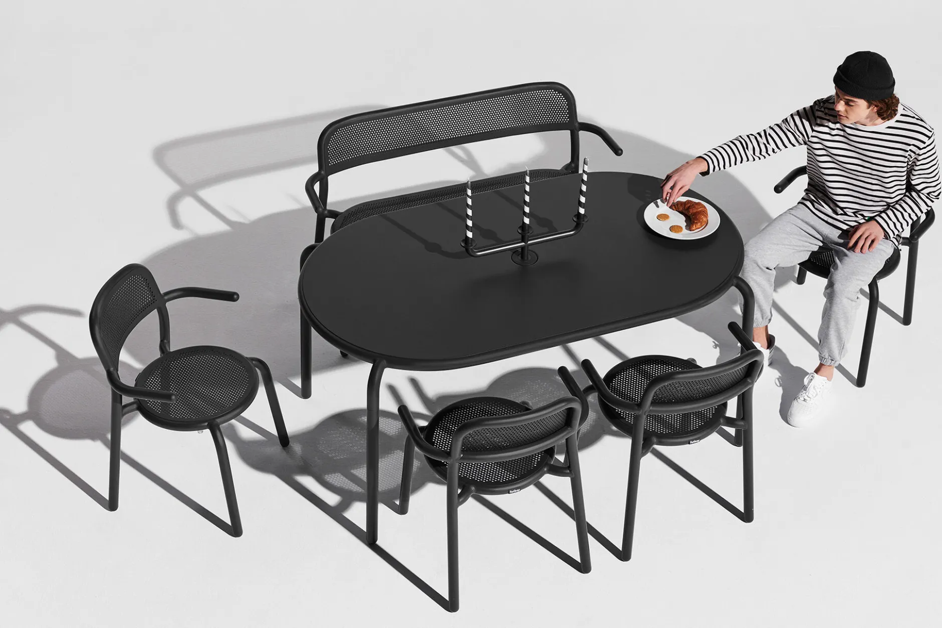 Toní Tavolo Gartentisch, schwarz, 160x90x76 cm